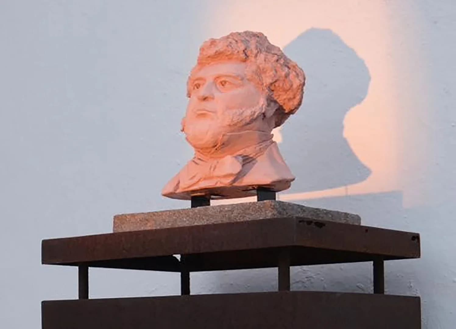 Homenaje al Doctor Mena - Imagen 1