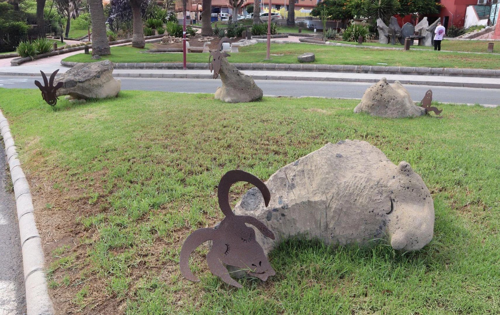 Marta Maratón, Sinforina Sentada, Alexandra Alegría y Berta la Gorda - Imagen 1