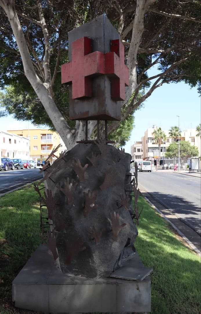 Monumento a la Cruz Roja - Imagen 1